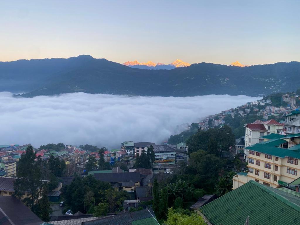 9 Atop Hotel Gangtok Luaran gambar